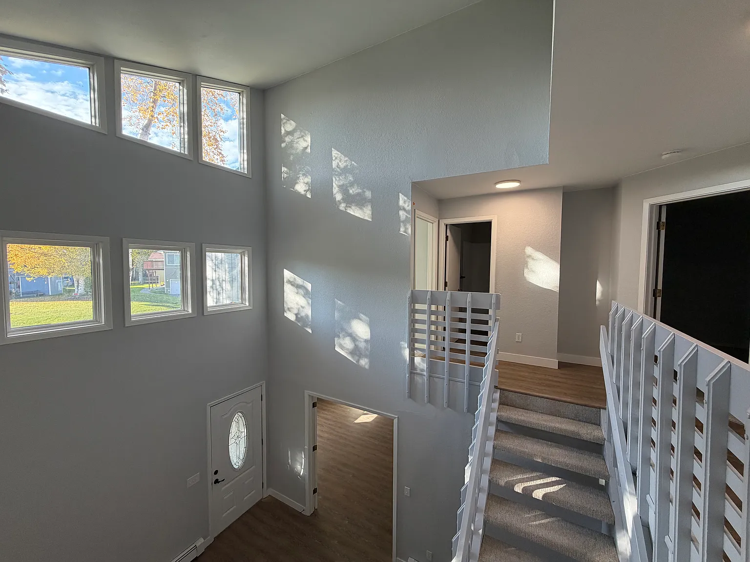 3 bed, 2.5 bath, 2300 sqft, $3,800 — Photo 2