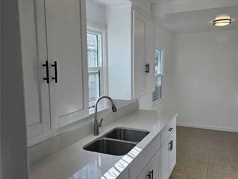 1310 W 89th St — Photo 21
