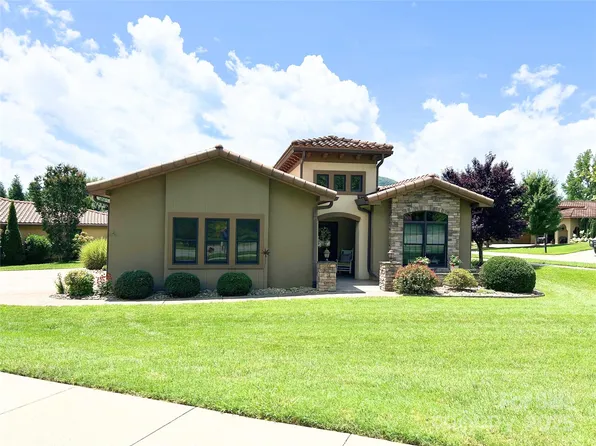 4 Pacifico Dr, Asheville, NC 28806