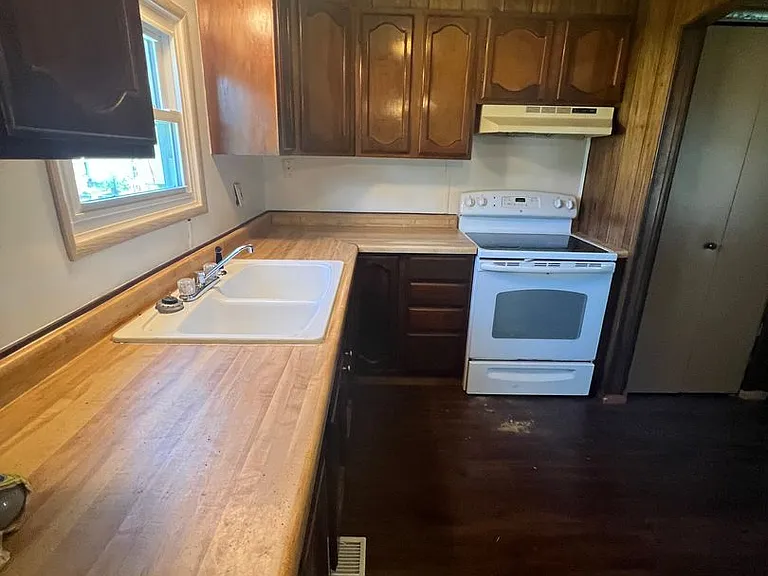 5418 4th Ave — Photo 3