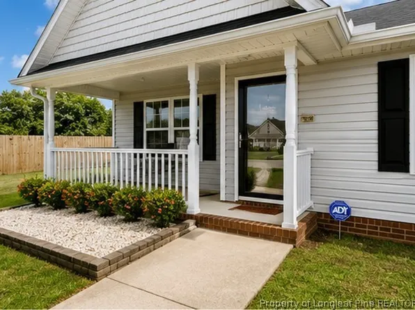 122 Middle Ct, Raeford, NC 28376