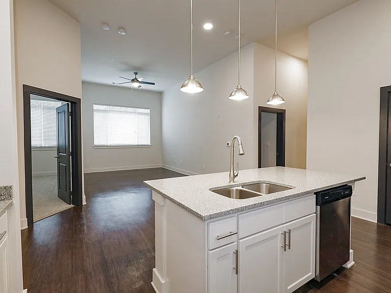 Town Park Lofts — Photo 6