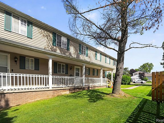 3rd image of 1624 Peppertree Ln #12