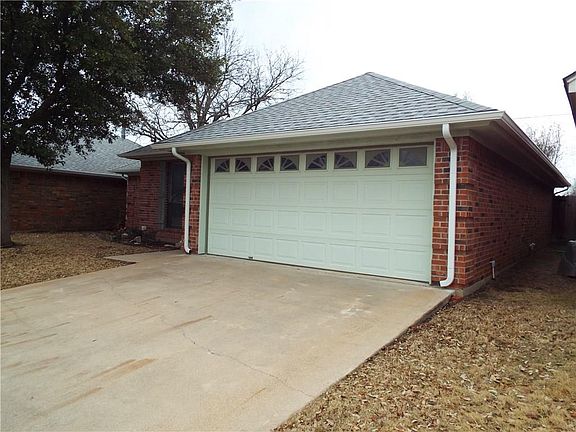 3rd image of 1704 Sully Ct
