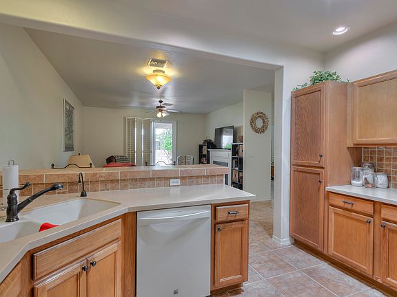 3rd image of 440 W Deerwood Ln