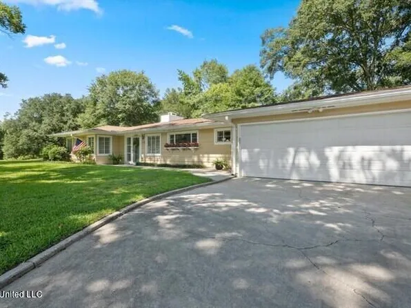 2404 Audubon Dr, Laurel, MS 39440