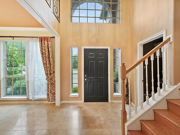 2nd image of 12556 Lake Vista Dr