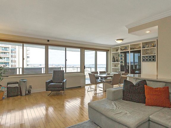 4th image of 1815 215th St APT 12E