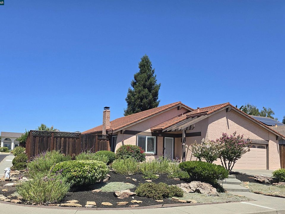 1st image of 3438 Loreto Dr