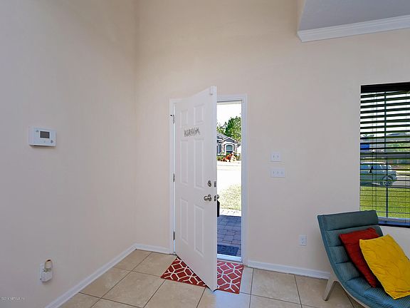 3rd image of 15822 Twin Creek Dr