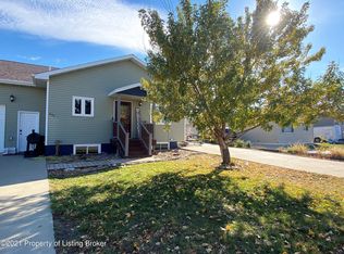 571 2nd Ave SW, Dickinson, ND 58601