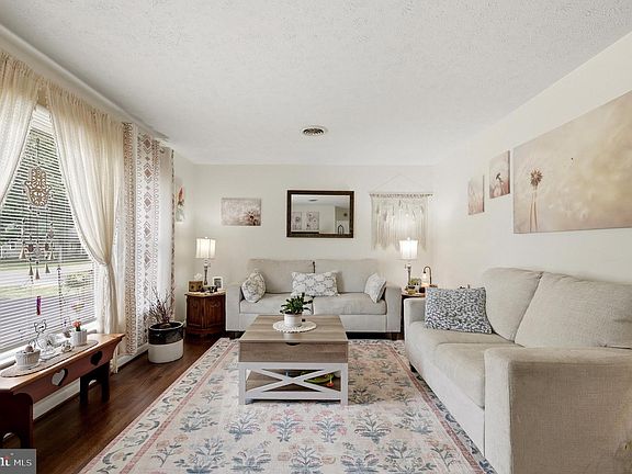 5th image of 106 Buchannan Dr
