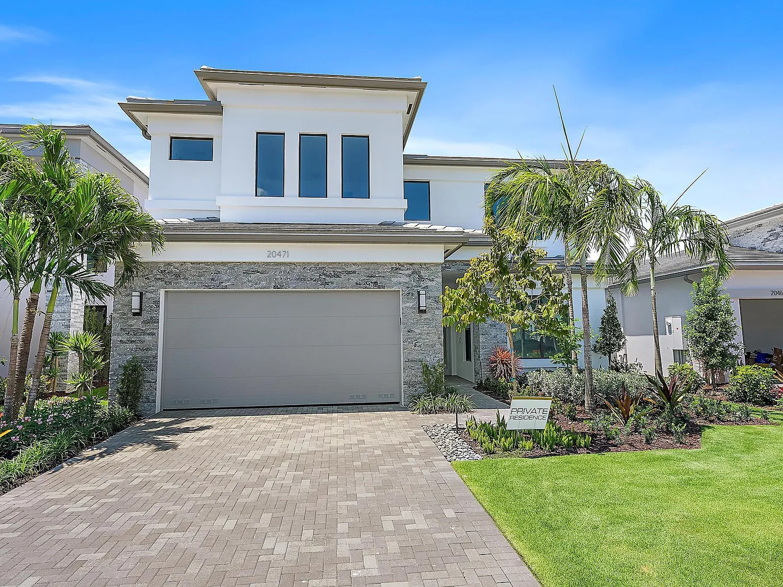 5 bed, 5.0 bath, 3882 sqft, $12,500 — Photo 1