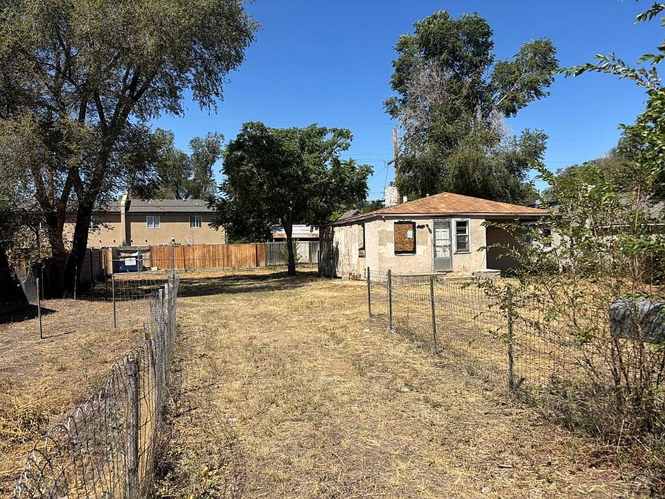 2nd image of 1111 E Orman Ave