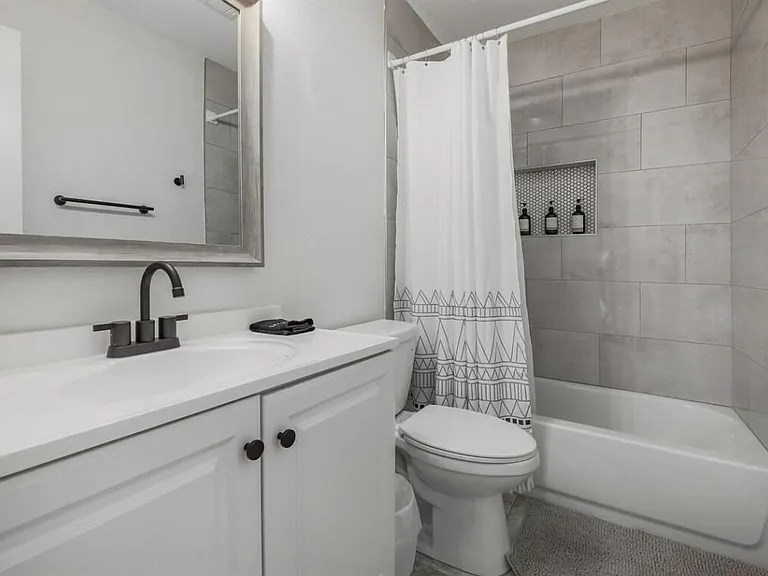 12209 Dundee Dr #B — Photo 19