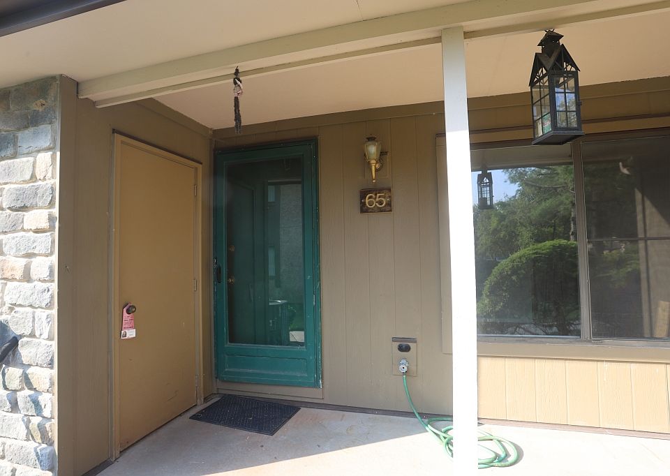 1st image of 65 Hampshire Dr