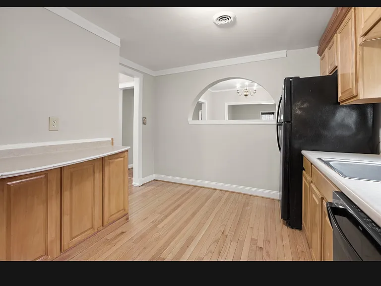 805 Eastern Ave — Photo 29