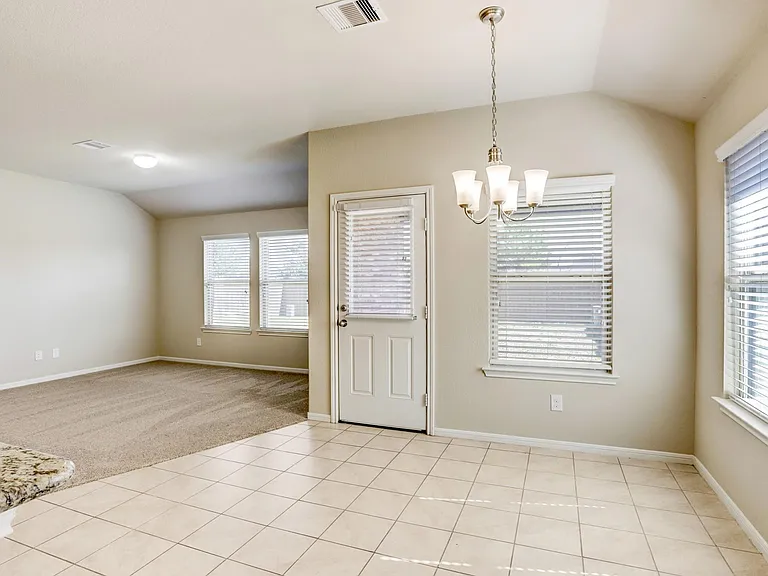 2911 Indwarra Ct — Photo 4