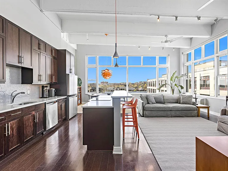 1500 Hudson St #12R — Photo 1
