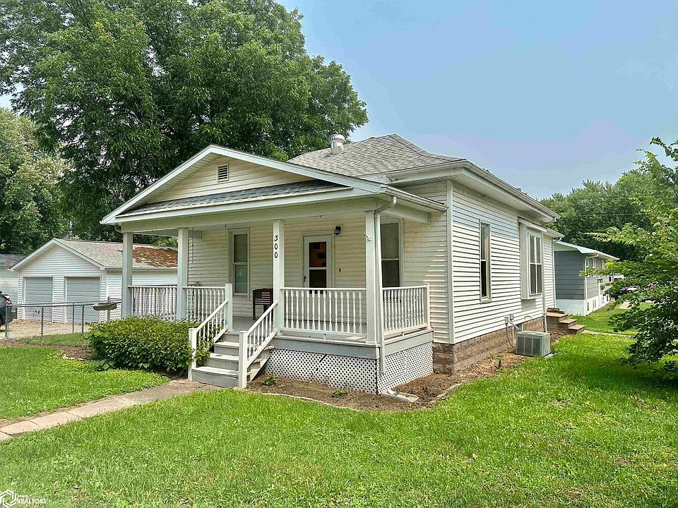 1st image of 300 2nd St