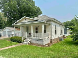 300 2nd St, Keosauqua, IA 52565