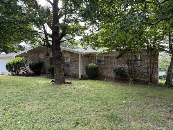 607 Skyline Dr, Harrison, AR 72601