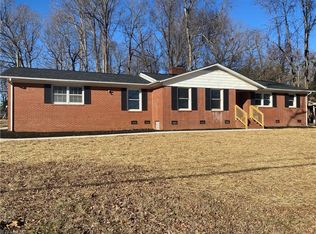 2001 Neelley Rd, Pleasant Garden, NC 27313