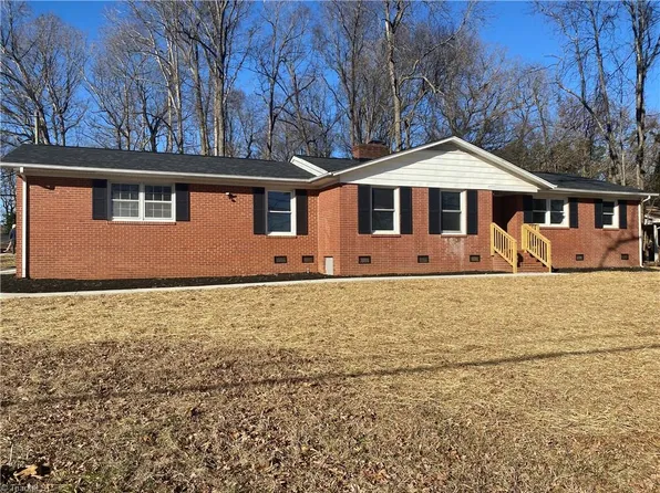 2001 Neelley Rd, Pleasant Garden, NC 27313