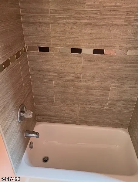 1 bed, 1.0 bath, $1,800 — Photo 3