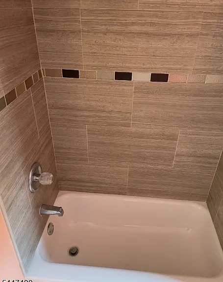 197 Jerome Pl — Photo 2