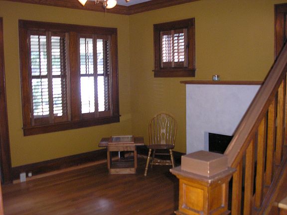 3rd image of 1115 Leighton Ave