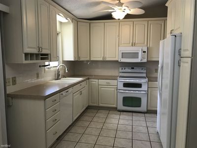 205 N Summitlawn St, Wichita, KS, 67212