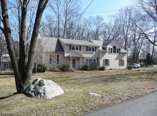1 Eric Dr, Kinnelon, NJ 07405