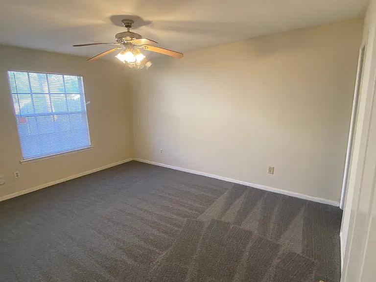 3875 Gaffney Loop — Photo 8