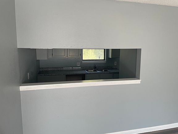 5th image of 104 4th St #4