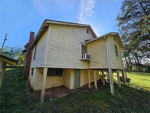 5th image of 129 Brady St