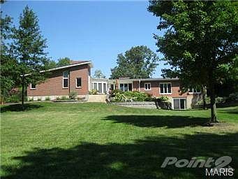 4th image of 53 S Ladue Estates Dr
