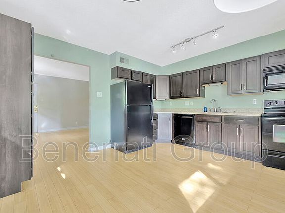 2nd image of 2150 Alameda Ave #4