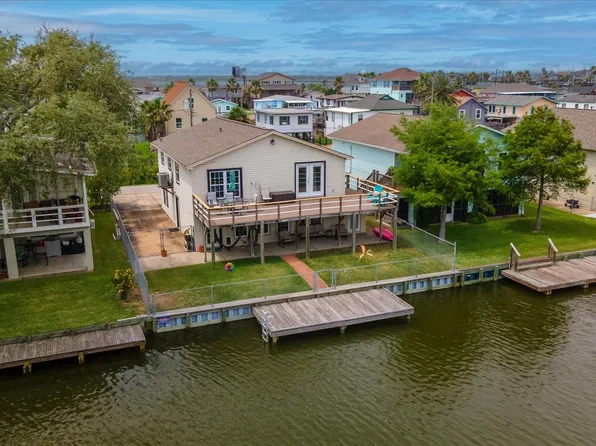 14 Dolphin St, Bayou Vista, TX 77563