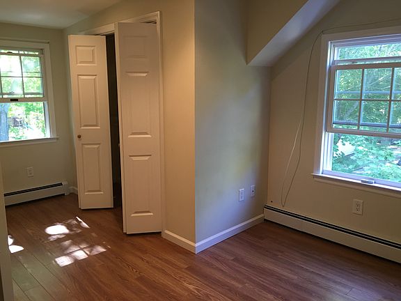 3rd image of 172 Waverly Ave