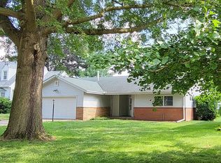 321 Grant St, Bettendorf, IA