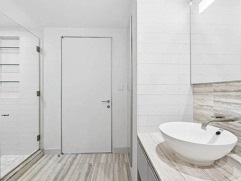 322 W 57th St #38D1 — Photo 9
