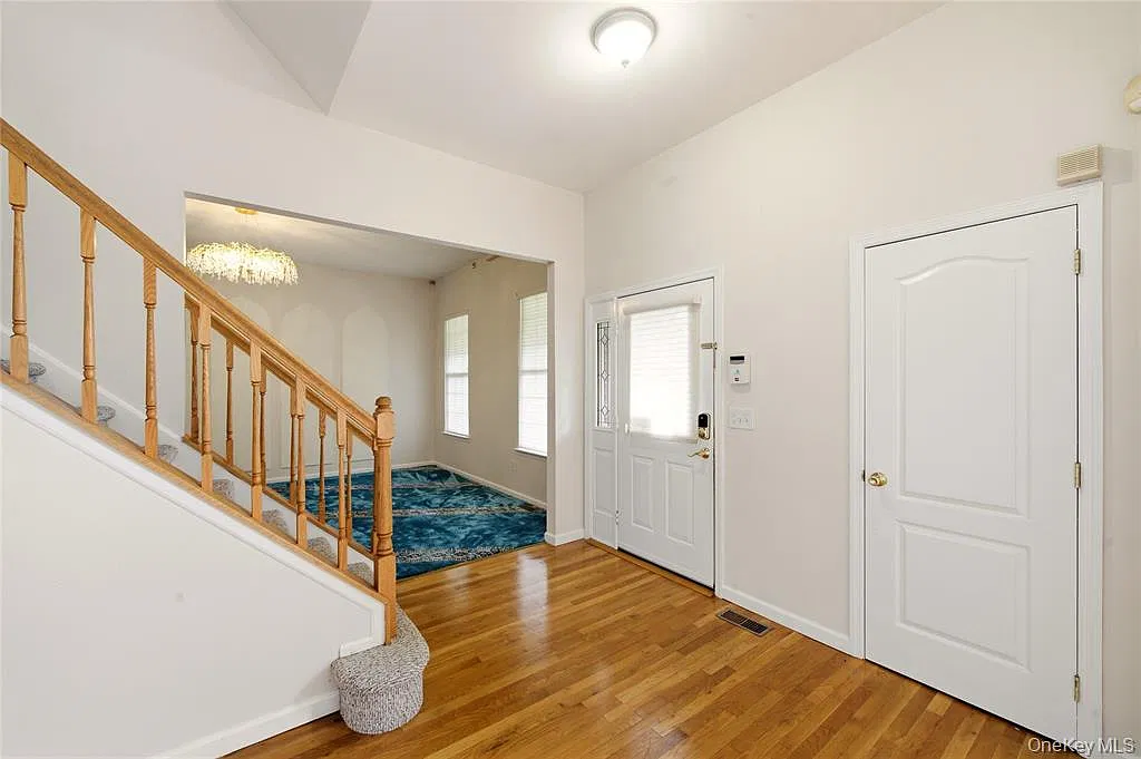 4 bed, 3400 sqft, $7,000 — Photo 2