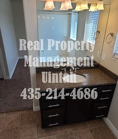 449 E Red Fox Ln — Photo 21