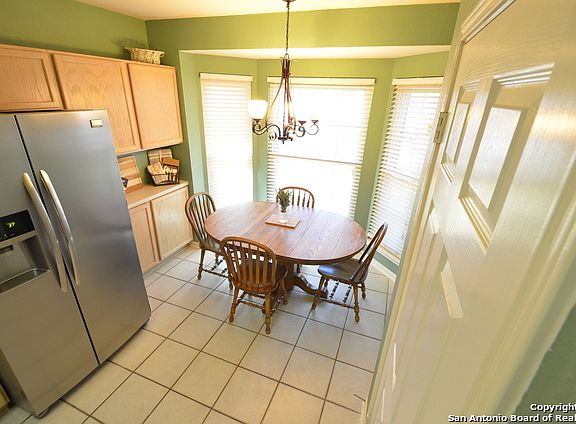 5th image of 2548 Grove Park