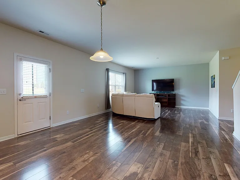 8032 Remington Heights Dr — Photo 9