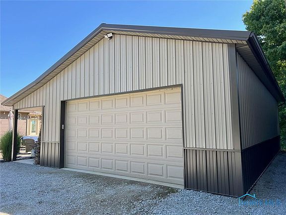 3rd image of 23369 Township Road 185