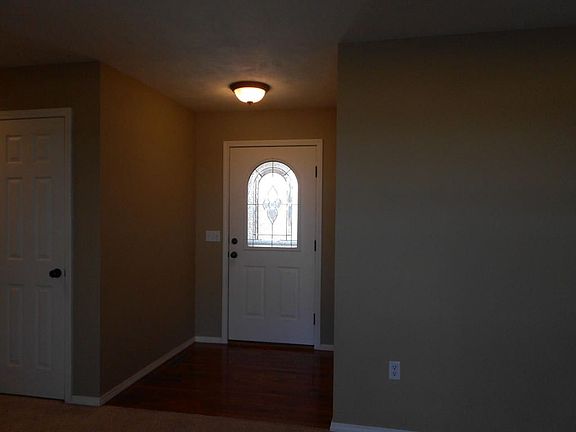 3rd image of 3099 E Bradford St