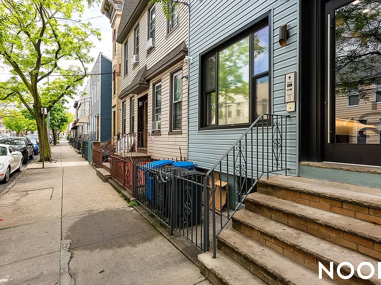 2028 Grove St #2L — Photo 15
