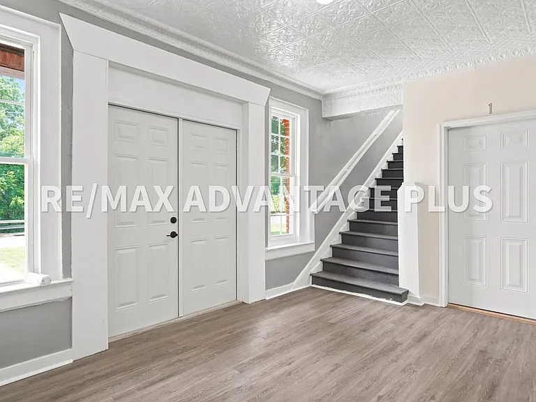327 Thomas Jefferson Hwy — Photo 30